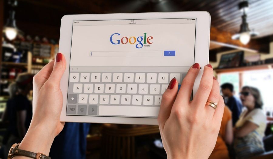 Różne wyniki w wyszukiwarce Google - z czego to wynika?